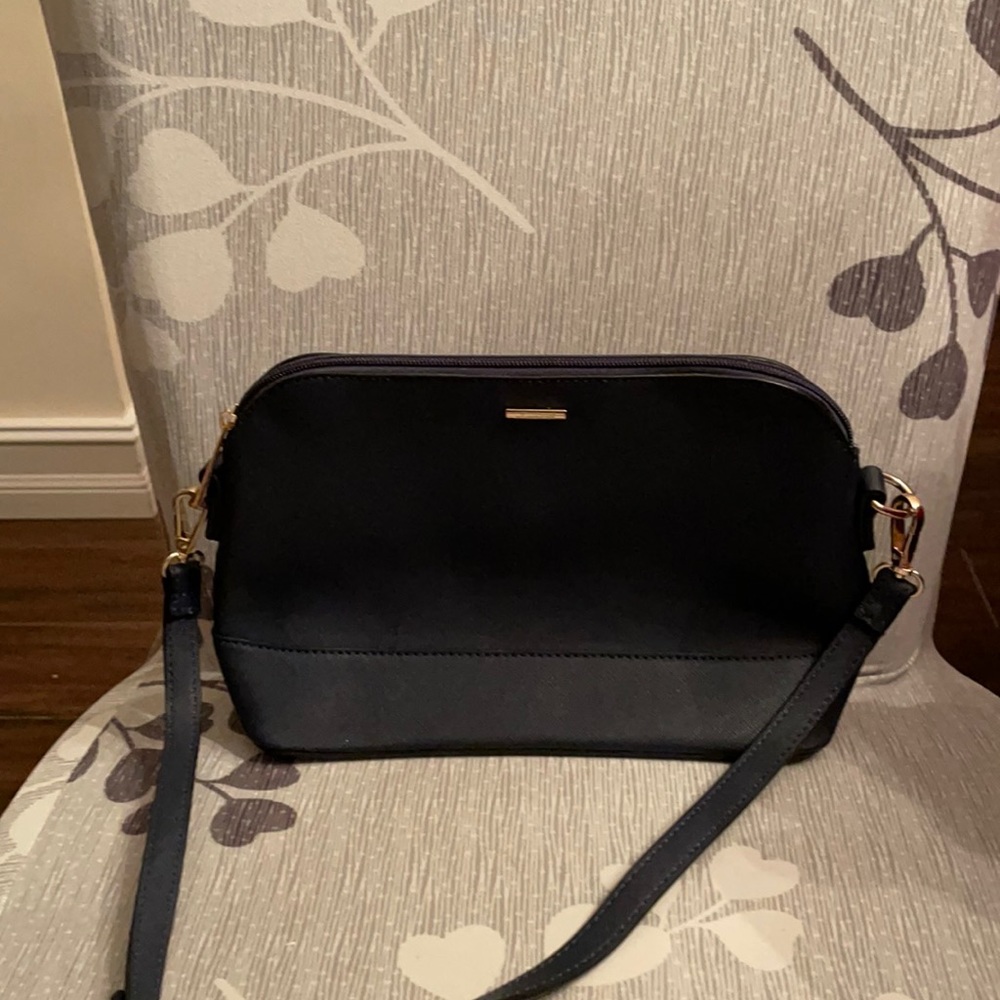 Navy blue zippered crossbody handbag 11 x 7 inches